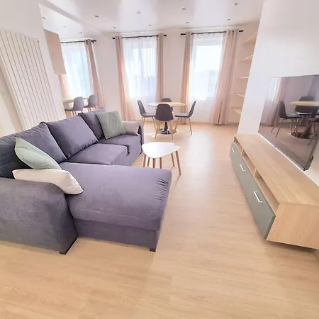 Moderne Lumineux Pres Et Commerces - Fr-1-675-51 Apartment *