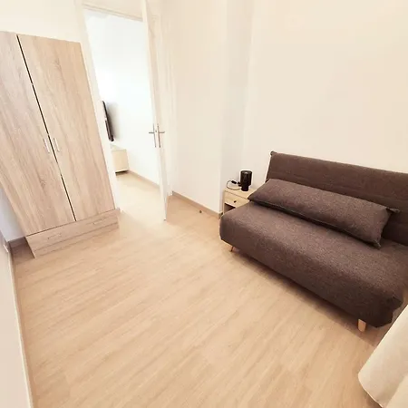 Apartman Moderne Lumineux Pres Et Commerces - Fr-1-675-51 *